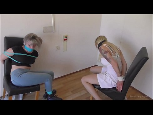 ❤️ Asılı / bağlanmış və ağzı bağlanmış / çətinlik içində olan qız ️❌ Anal porno bizdə